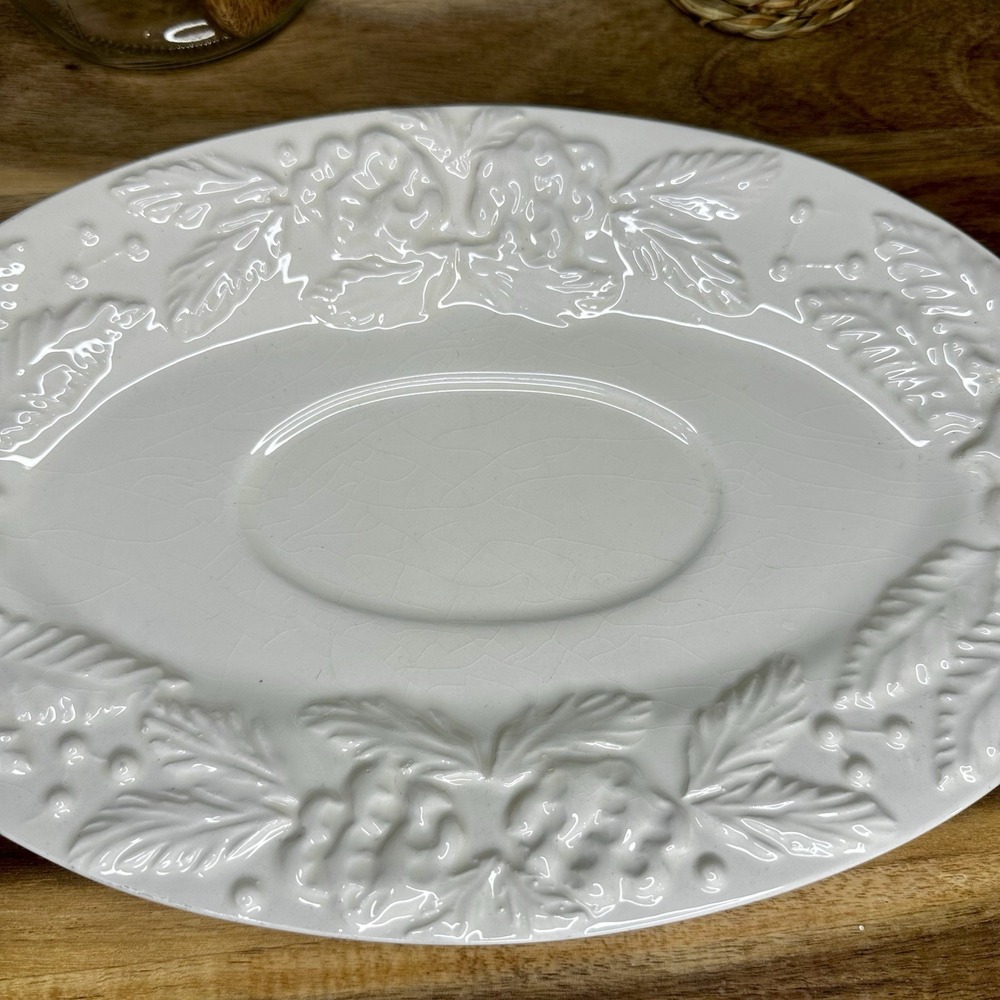 Crate & Barrel Holiday Serving Plate 11in - Picture 2 of 5